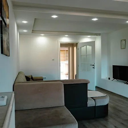 Deluxe Apartment *