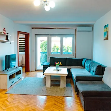 Deluxe * Sarajevo